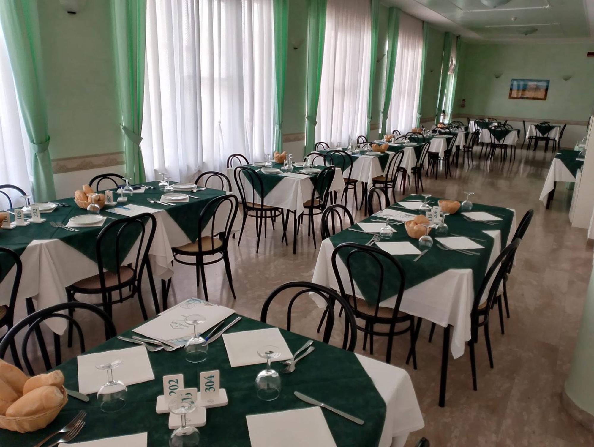 Hotel Rex 미사노아드리아티코 외부 사진